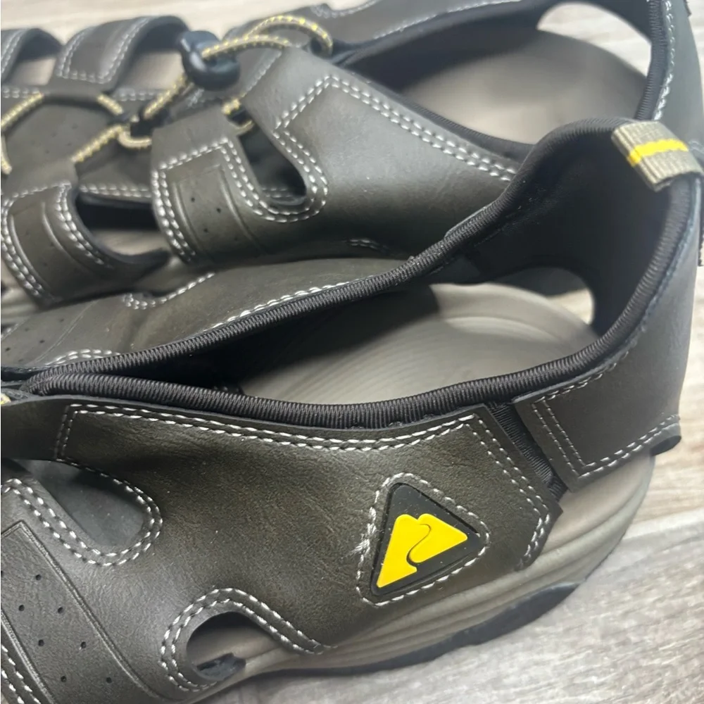 Ozark Trail Dark Brown Men's Sandals size 11 new with tags